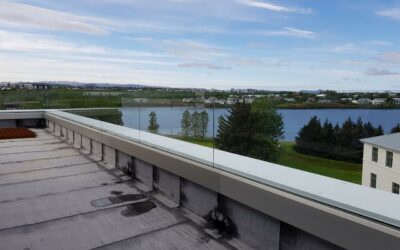 Glasbalustrades op daken